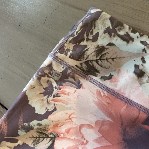 NWT Fabletics Gray Pink Rose Floral Portia Sport Bra Salar Legging Set XXL - Picture 10 of 10